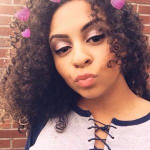 Meet your Posher, Alycia